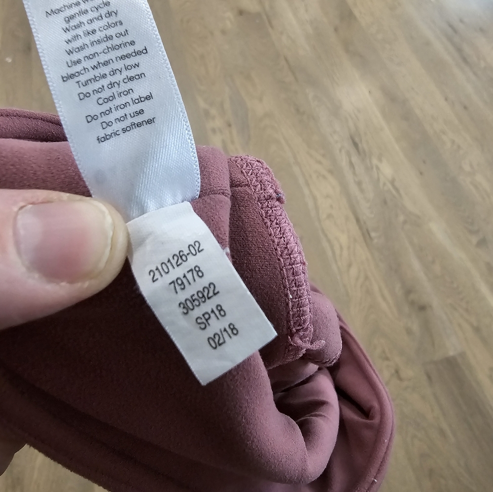 Athleta salutation stash pocket 7/8 tight - Picture 7 of 7